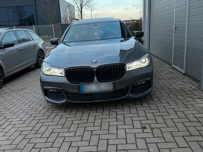 Gebraucht BMW 750L M Sport 449 PS (330 kW) 2016 Grau Limousine