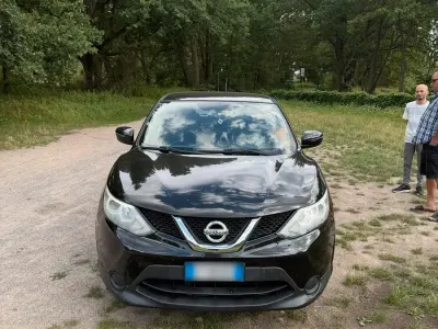 Gebraucht Nissan Qashqai 110 PS (80 kW) 2015 Schwarz SUV