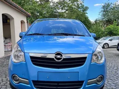 Gebraucht Opel Agila 68 PS (50 kW) 2014 Blau Kleinwagen