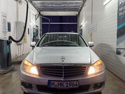 Schwarz Gebraucht 2007 Mercedes C200 Limousine | 9.200 € (Fairer Preis)