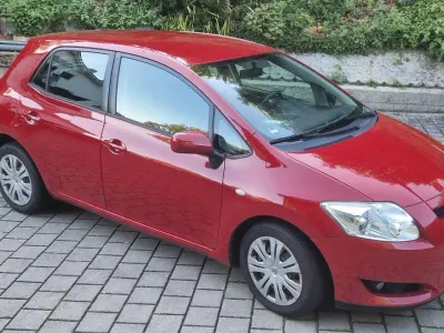 Gebraucht Toyota Auris 124 PS (91 kW) 2008 Rot Kleinwagen