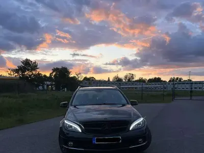 Gebraucht Mercedes C200 136 PS (100 kW) 2010 Schwarz Kombi