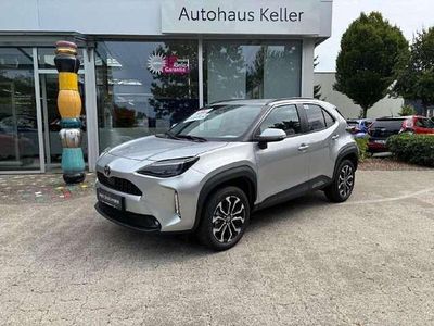 Neu Toyota Yaris Cross 131 PS (96 kW) 2025 Shimmering silver SUV