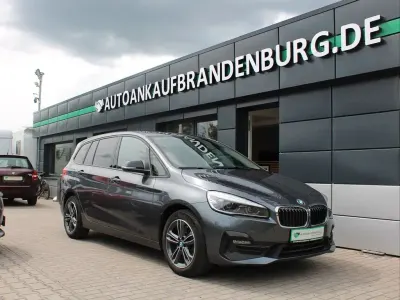 Gebraucht BMW 220 Gran Tourer Sport Line 192 PS (141 kW) 2019 Grau Van / Kleinbus