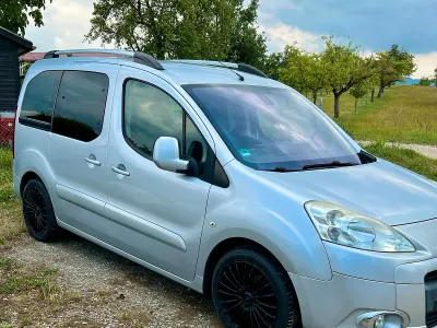 Gebraucht Peugeot Partner Tepee 112 PS (82 kW) 2011 Silber Van / Kleinbus