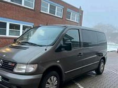 Gebraucht Mercedes Vito 100 PS (73 kW) 2000 Braun Van