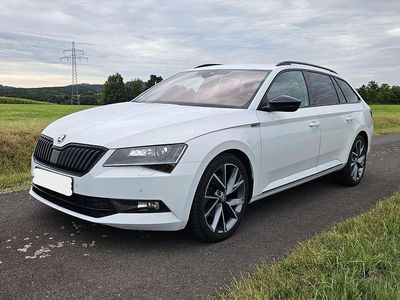 Weiß Gebraucht 2018 Skoda Superb SportLine Kombi | 21.100 € (Fairer Preis)