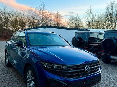 Gebraucht VW Touareg R-line 231 PS (169 kW) 2024 Blau SUV