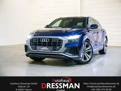 Używany Audi Q8 S-Line 286 KM (210 kW) 2019 Niebieski SUV