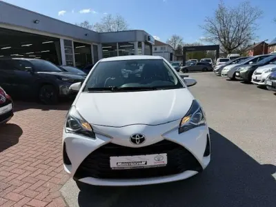 Usata Toyota Yaris Comfort 111 CV (81 kW) 2019 Bianco Utilitaria