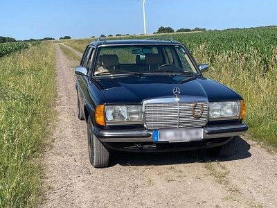 Gebraucht Mercedes 230 136 PS (100 kW) 1982 Blau Kombi