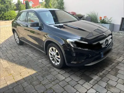 Gebraucht Mercedes GLA180 122 PS (89 kW) 2015 Schwarz SUV