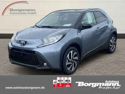 Neu Toyota Aygo X Business Edition 72 PS (52 kW) 2025 Celestite gray metallic SUV