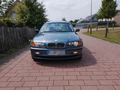 Gebraucht BMW 320 150 PS (110 kW) 1998 Blau Limousine