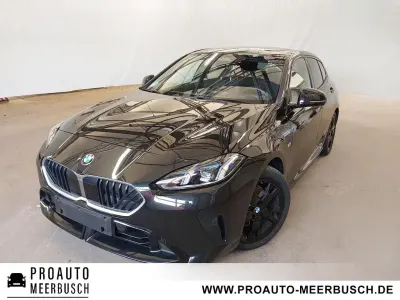 Gebraucht BMW 120 M Sport 163 PS (119 kW) 2025 Black sapphire Kleinwagen
