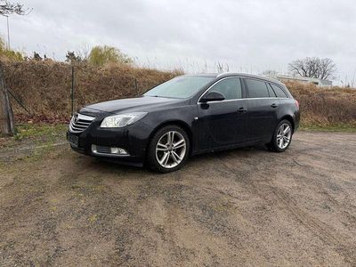 Gebraucht Opel Insignia Active 160 PS (117 kW) 2013 Schwarz Kombi
