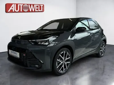 Neu Toyota Aygo X Sport 116 PS (85 kW) 2026 Grau SUV