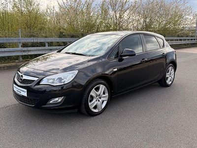 Gebraucht Opel Astra 140 PS (102 kW) 2012 Schwarz Limousine
