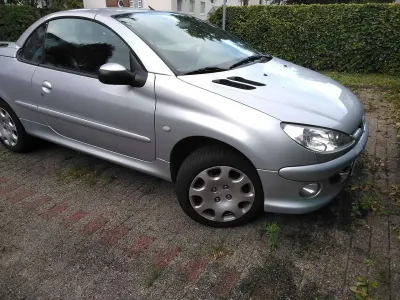 Gebraucht Peugeot 206 CC Filou 109 PS (80 kW) 2003 Silber Cabrio