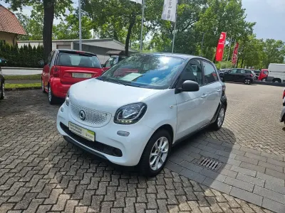 Używany Smart ForFour Passion 71 KM (52 kW) 2016 Czarny Hatchback