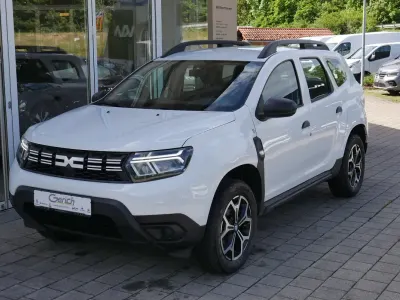 Gebraucht Dacia Duster Essentiel 101 PS (74 kW) 2023 Arktisweiß SUV