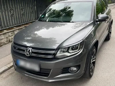 Gebraucht VW Tiguan Sportline 160 PS (117 kW) 2015 Grau SUV