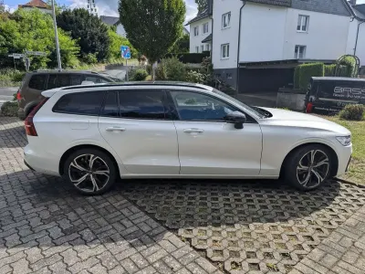 Gebraucht Volvo V60 Plus 197 PS (144 kW) 2023 Kombi