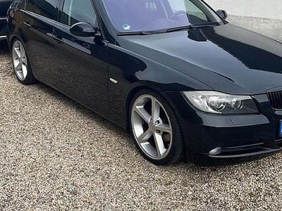 Gebraucht BMW 325 220 PS (161 kW) 2007 Schwarz Limousine