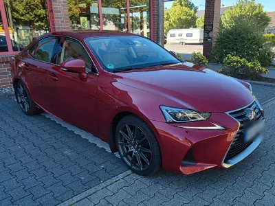 Begagnad Lexus IS300h