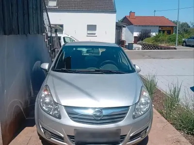 Gebraucht Opel Corsa 99 PS (72 kW) 2010 Silber Kleinwagen