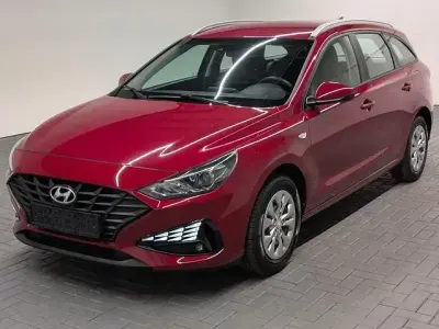 Gebraucht Hyundai i30 110 PS (80 kW) 2020 Rot (sunsetrotmet.) Kombi