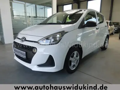 Gebraucht Hyundai i10 67 PS (49 kW) 2017 Weiß Kleinwagen