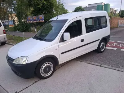 Gebraucht Opel Combo 90 PS (66 kW) 2007 Casabl/arctic/eisweiss/kaolin Van / Kleinbus