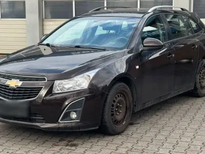 Usado Chevrolet Cruze LT 131 HP (96 kW) 2012 Castanho Carrinha
