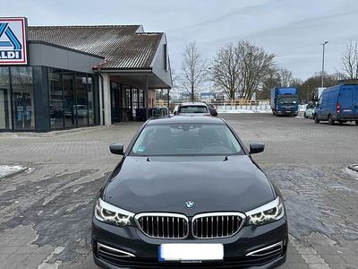 Grau Gebraucht 2019 BMW 520 Luxury Line Limousine | 21.990 € (Fairer Preis)