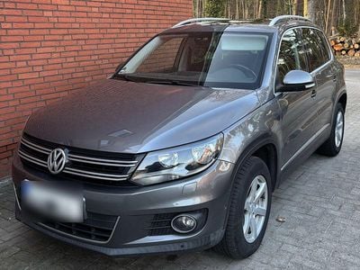 Gebraucht VW Tiguan 140 PS (102 kW) 2012 Grau SUV
