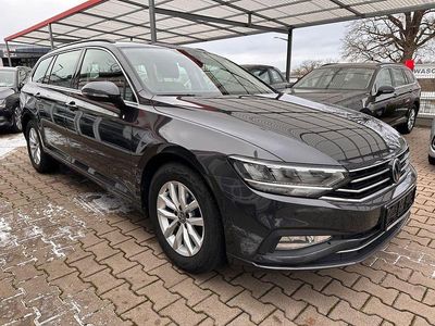 Grau Gebraucht 2022 VW Passat Business Kombi | 14.999 € (Fairer Preis)