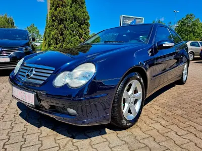 Gebraucht Mercedes C180 143 PS (105 kW) 2004 Blau