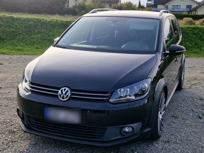 VW Touran Cross