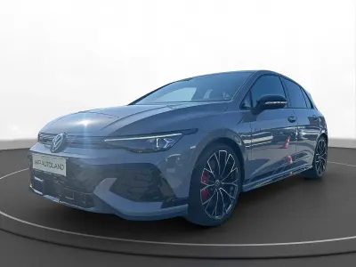Gebraucht VW Golf VIII GTI Clubsport 300 PS (220 kW) 2025 Mondsteingrau Limousine
