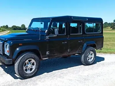 Gebraucht Land Rover Defender 122 PS (89 kW) 2011 Schwarz SUV
