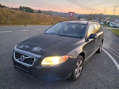 Grau Gebraucht 2010 Volvo V70 Kombi | 3.200 € (Superpreis)