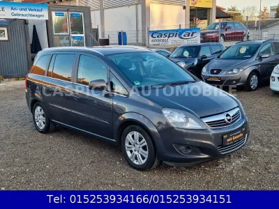 Gebraucht Opel Zafira Family 125 PS (91 kW) 2013 Grau Van / Kleinbus
