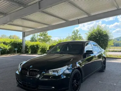 Gebraucht BMW 523 177 PS (130 kW) 2005 Schwarz Limousine