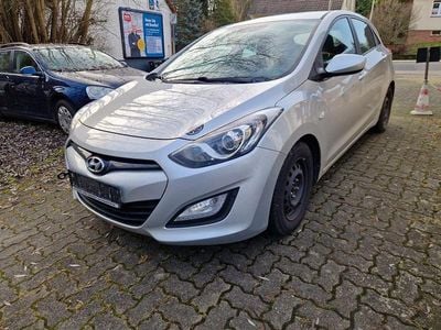 Silber Gebraucht 2014 Hyundai i30 Edition Limousine | 3.300 €