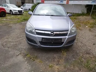 Gebraucht Opel Astra Edition 125 PS (91 kW) 2006 Silber Limousine