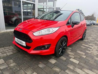 Gebraucht Ford Fiesta Sport 140 PS (102 kW) 2015 Rot Limousine