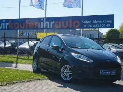Usata Ford Fiesta Titanium 101 CV (74 kW) 2015 Nero Utilitaria