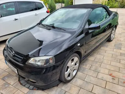 Gebraucht Opel Astra Edition 147 PS (108 kW) 2004 Schwarz Cabrio