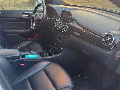 Usata Mercedes B180 109 CV (80 kW) 2014 Bianco Monovolume
